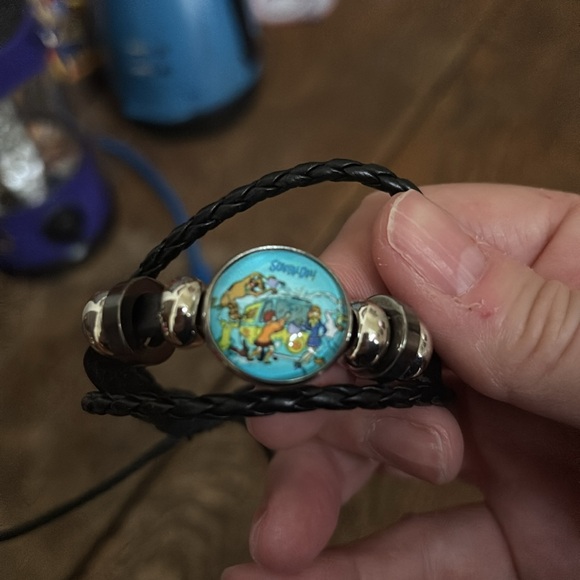 Scooby doo and gang Bohemian Black adjustable Bracelet with silver beads - Picture 3 of 3
